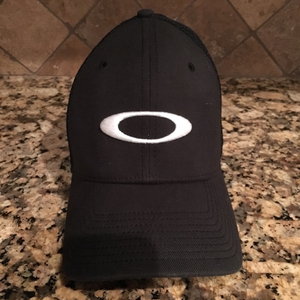 Oakley hat